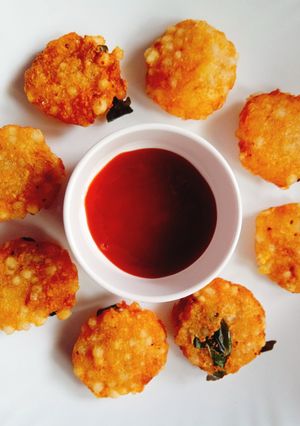ஜவ்வரிசி வடை(javvarisi vadai recipe in tamil) செய்முறை முக்கிய புகைப்படம்