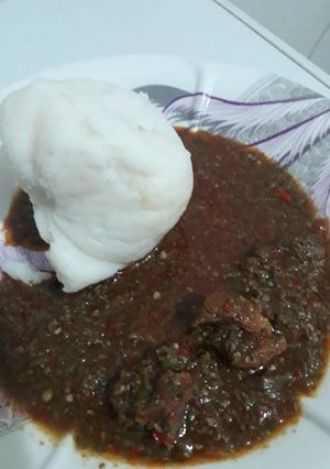 A picture of Tuwon shinkafa and okro soup.