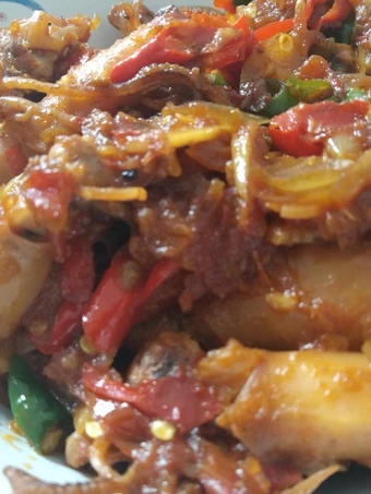 Cara Mudah Menyiapkan Resep  Cumi asin pedas manis yang Menggugah Selera, Bikin Ketagihan