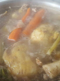 Una foto de Caldo de pollo