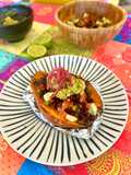 Boniato relleno de ensalada de frijoles