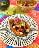 Boniato relleno de ensalada de frijoles