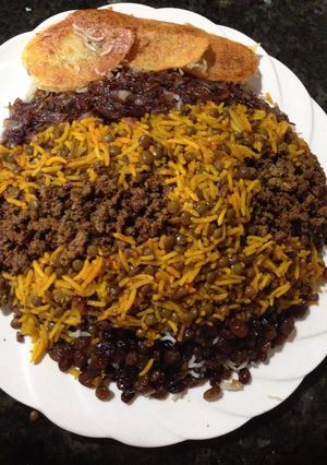 A picture of Persian Adas Polo(lentil and rice).