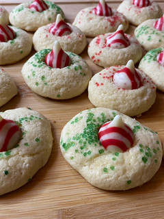 A picture of Candy cane kiss cookies.