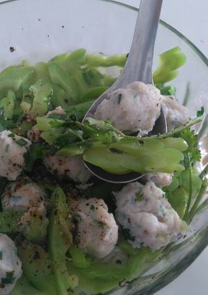 Hình của món Canh khổ qua chả cá thác lác.