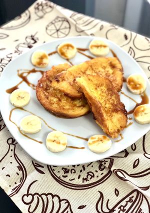 A picture of French Toast.