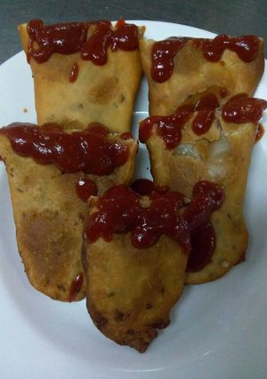 A picture of Tongue samosa.