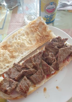 Una foto de Bocadillo capricho de la casa