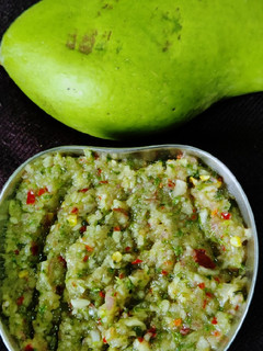 कच्चे आम की चटनी (kacche aam ki chutney recipe in Hindi) रेसिपी मुख्य फोटो