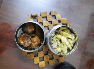 Hình của món Cá trắm kho dưa_ súp lơ xào thịt _ cơm trưa vp.