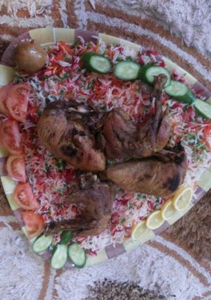 صورة لوصفة ارز ملون مع دجاج مشوي بالفرن