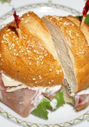 Una foto de Pan con semillas de sésamo