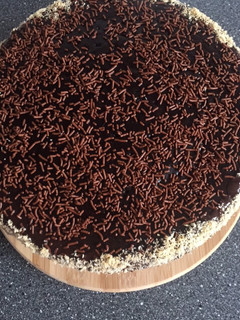 Una foto de Bizcocho de chocolate y rehogado con salsa de chocolate