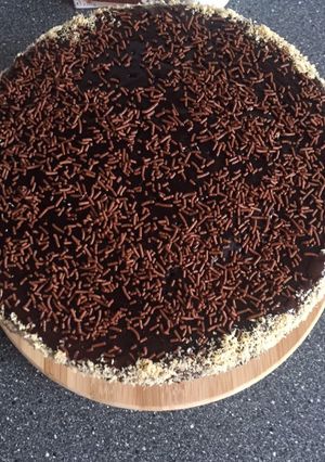 Foto principal de Bizcocho de chocolate y rehogado con salsa de chocolate
