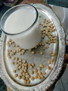 A picture of Soyabean milk.