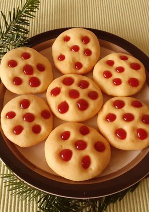 Olajos linzer málnakocsonyával recept fotója