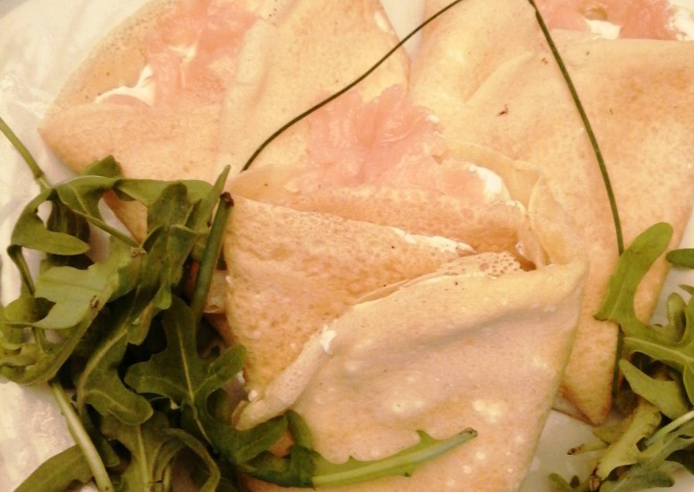 Crepas saladas de salmón ahumado