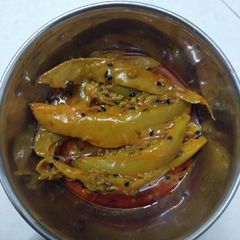 A picture of Kamrak lonzi (starfruit).