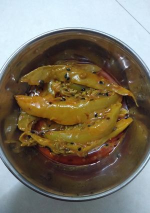 A picture of Kamrak lonzi (starfruit).