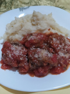 Una foto de Albóndigas De Lentejas Con Salsa