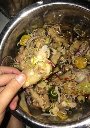 Hình của món Chân gà sốt bà ti 🤣.