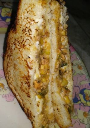 A picture of Chicken keema sandwhich.