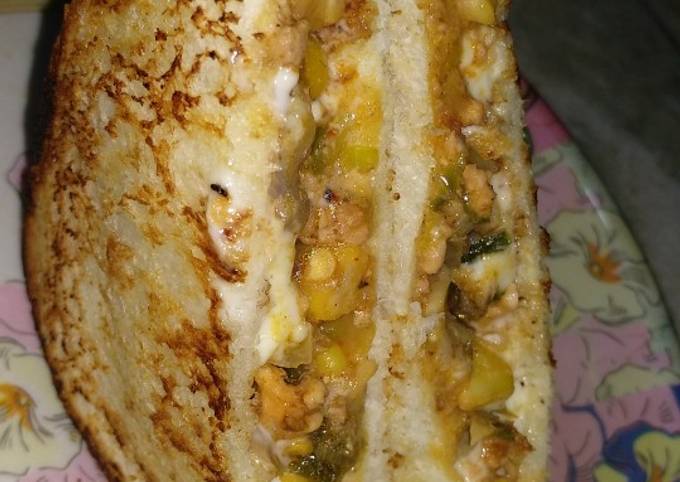 Chicken keema sandwhich Recipe