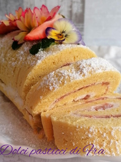 Foto di Rotolo light alle fragole