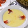 Sopa fría de melón con crujiente de jamón
