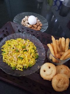 कांदा पोहा (Kanda poha recipe in hindi) रेसिपी मुख्य फोटो