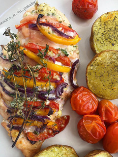 Una foto de Pechuga alHorno con vegetales