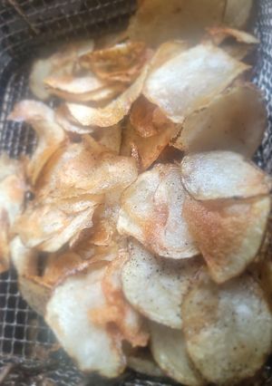 A picture of Home Fried Potato Chips!.