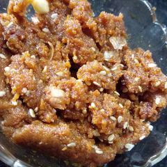 A picture of Til Gur Moongfali halwa.