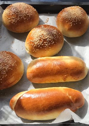 Hamburger puffancs és hotdog kifli recept fotója