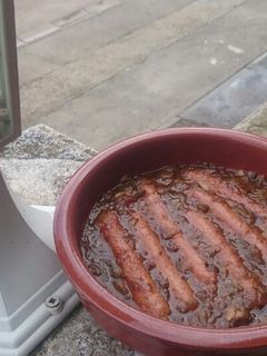 Una foto de Salchichas estofadas Recius con sopa de buey. Bychusmi
