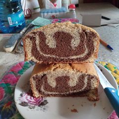 A picture of 1/2 kg Marble cake.