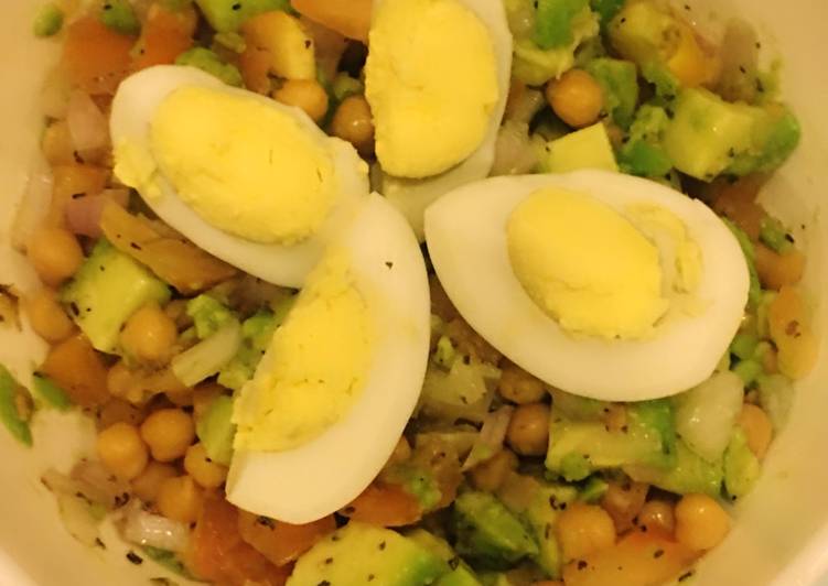 Steps to Make Tasty Avocado Egg Salad