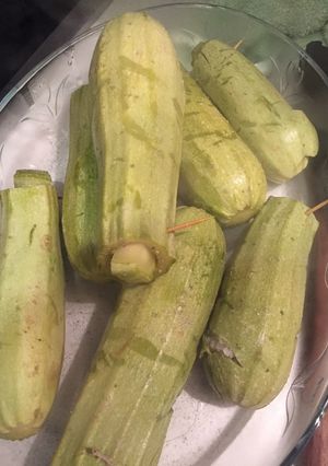 Una foto de Calabacines rellenos en salsa