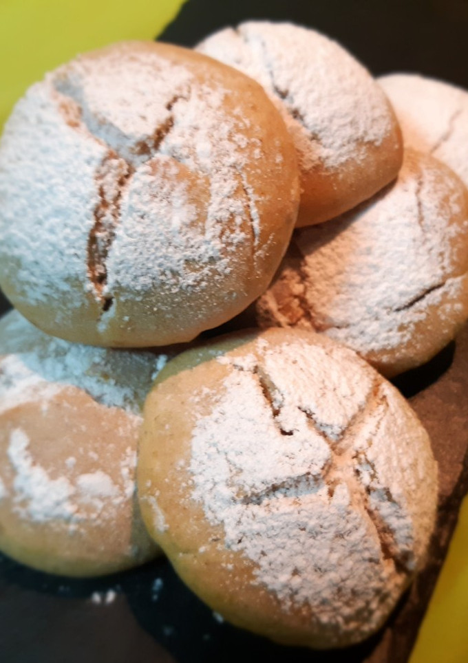Una foto de Panecillos de canela y miel