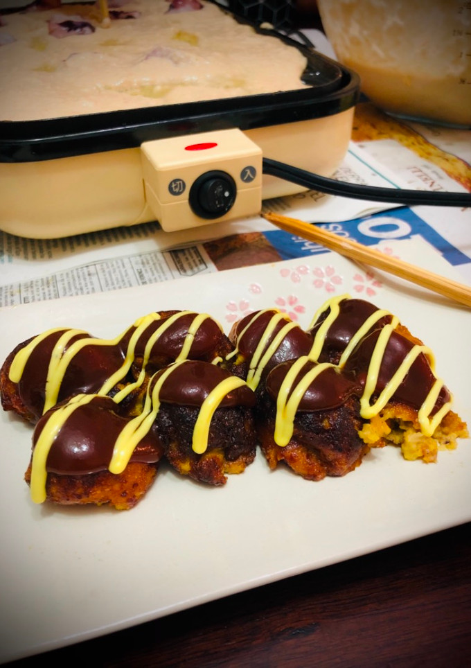 Una foto de Takoyakis de pulpo (pulpo sellado a la plancha) Japonés TACOYAQUI🇺🇾🇯🇵たこ焼き