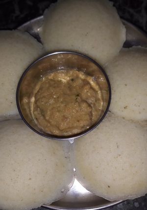 A picture of Suji ki idli.