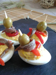 Una foto de Huevos rellenos