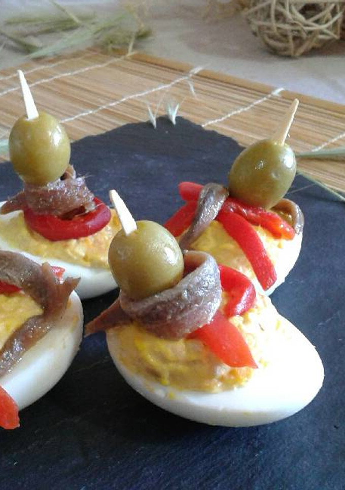 Una foto de Huevos rellenos