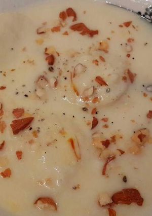 A picture of Kesri Rasmalai.