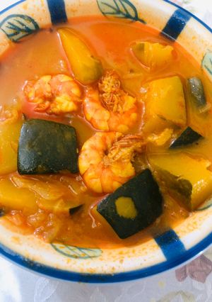 চিংড়ি মাছ দিয়ে মিষ্টি কুমড়া(chingri maach diye misti kumro recipe in Bengali) রেসিপির প্রধান ছবি