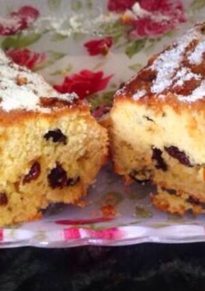 Hình của món Stollen (Weihnachtsstollen) .