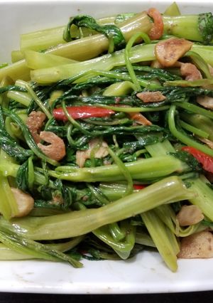 A picture of Malaysian Stir Fry Water Spinach with Shrimp Paste 馬來西亞蝦醬炒通菜.