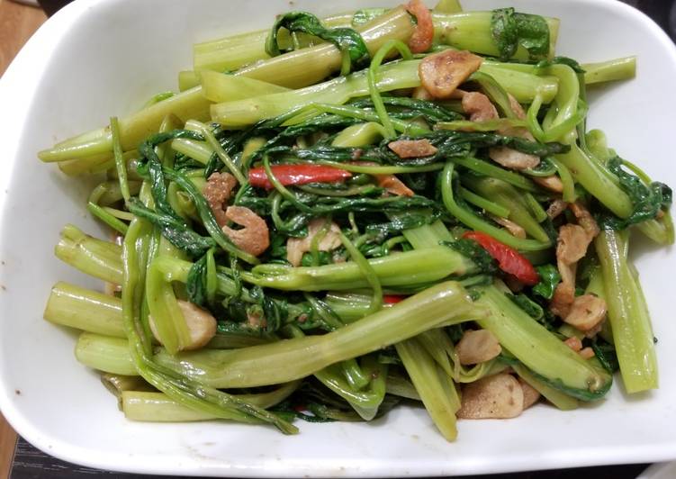 Recipe of Award-winning Malaysian Stir Fry Water Spinach with Shrimp Paste 馬來西亞蝦醬炒通菜