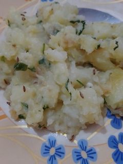 जीरा आलू (jeera aloo recipe in Hindi) रेसिपी मुख्य फोटो