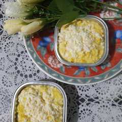 A picture of Mpasi 9 bulan (cheese corn bread).